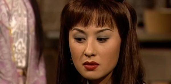 8版金花婆婆变脸黛绮丝,有人颜值惊艳,有人惨不忍睹_倚天屠龙记_拐杖