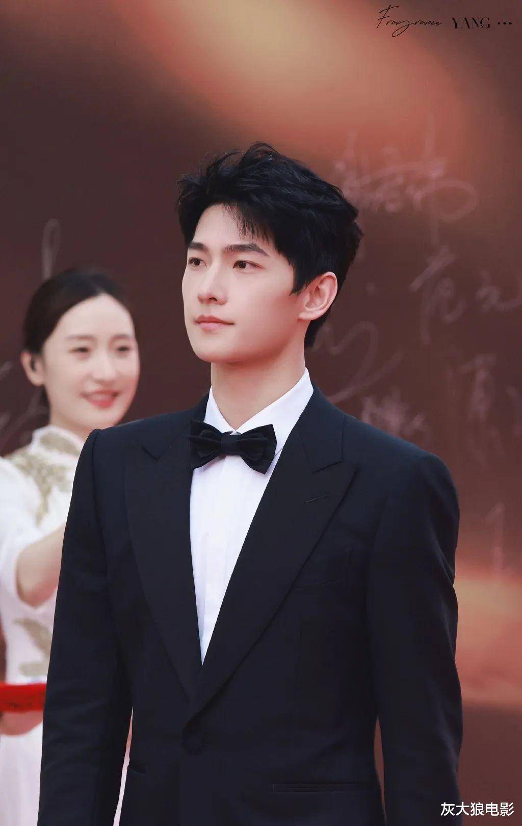 女人,别老盯王一博裤裆!_张译_杨洋_颜丙燕