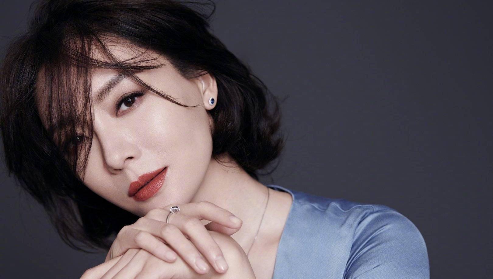 在宣传电影《长安道》的时候,陈数表示影片中很多比较劲爆的台词都是