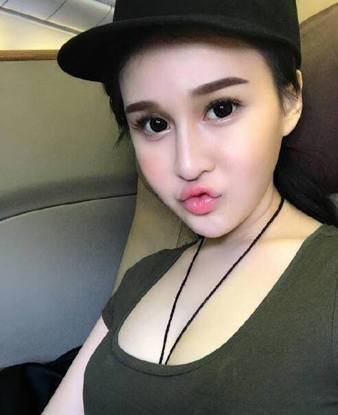 23岁球球晒素颜照,去掉滤镜现实在颜值,被网友戏称女版赵本山_女儿