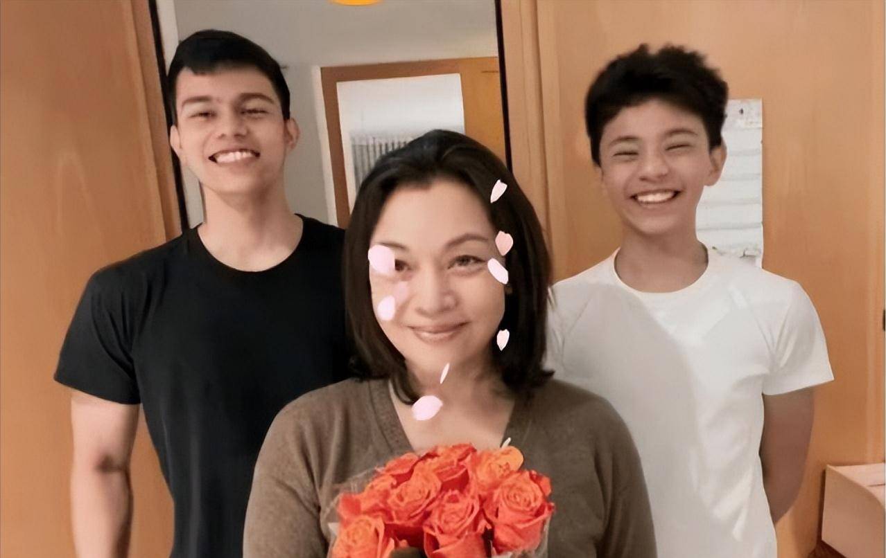 中戏五朵金花现状,史可嫁外籍老公陈炜仙气,只有她活得够实在_金莉莉