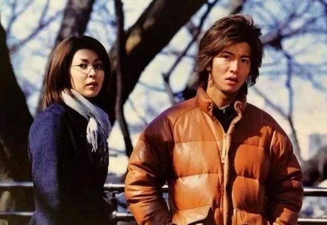 50岁工藤静香穿木村拓哉外套,素颜笑容似少女,夫妇晒同视角甜腻_造型