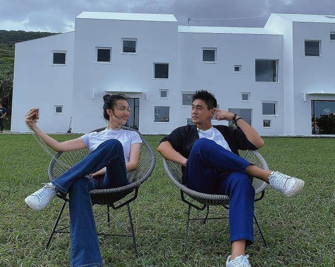 f4朱孝天漂亮成功和娇妻出游,丁克现状很满意,颜值重回巅峰_组合_孩子