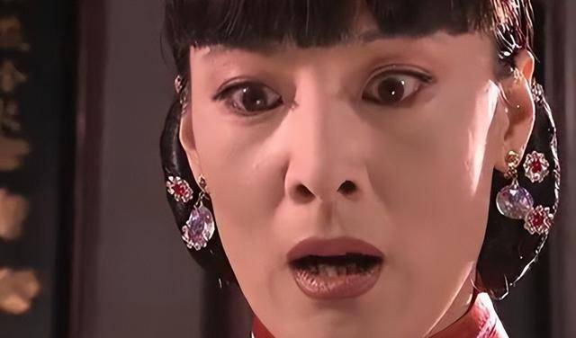 《大宅门》"摔死亲儿子"的白雅萍,被洋兵"糟蹋"到发疯:活该_生活_父亲