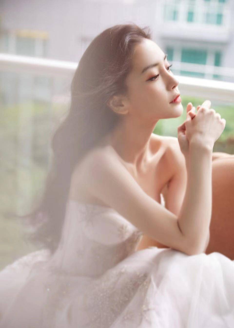 angelababy(杨颖),神仙颜值,身材凹凸有致,美得不可方物!