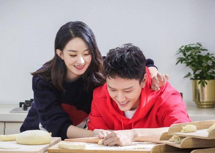 冯绍峰拍戏路透曝光,身材消瘦面容严肃,和蔡文静除拍戏零互动_赵丽颖