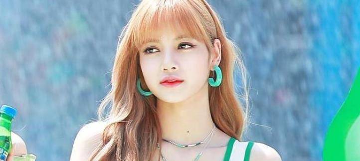 lisa大胆尝试绿发,看这颜值和身材,我酸了_lisa_绿色_头发