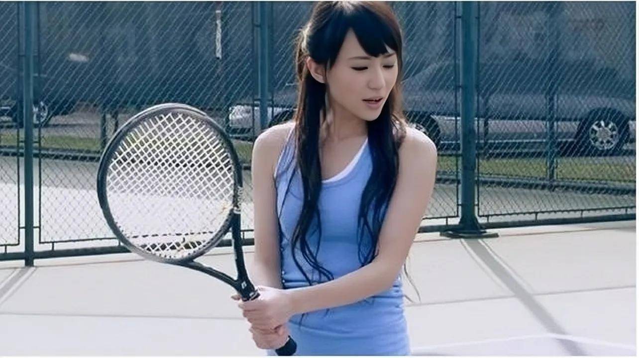 胡一菲的身材也是更加优秀.难怪她是当年最受欢迎的角色.