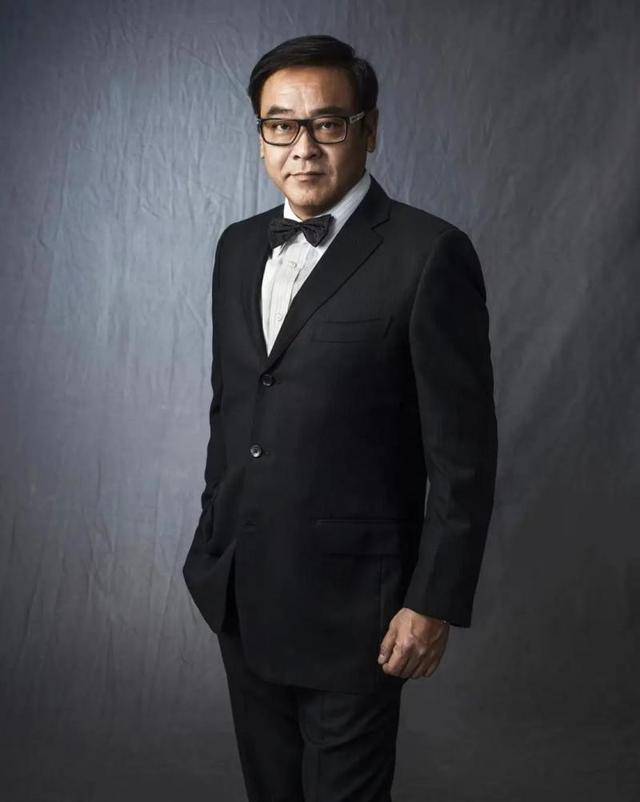 错失尔冬升,与梁朝伟有缘无份,如今59岁的张曼玉活成啥样?