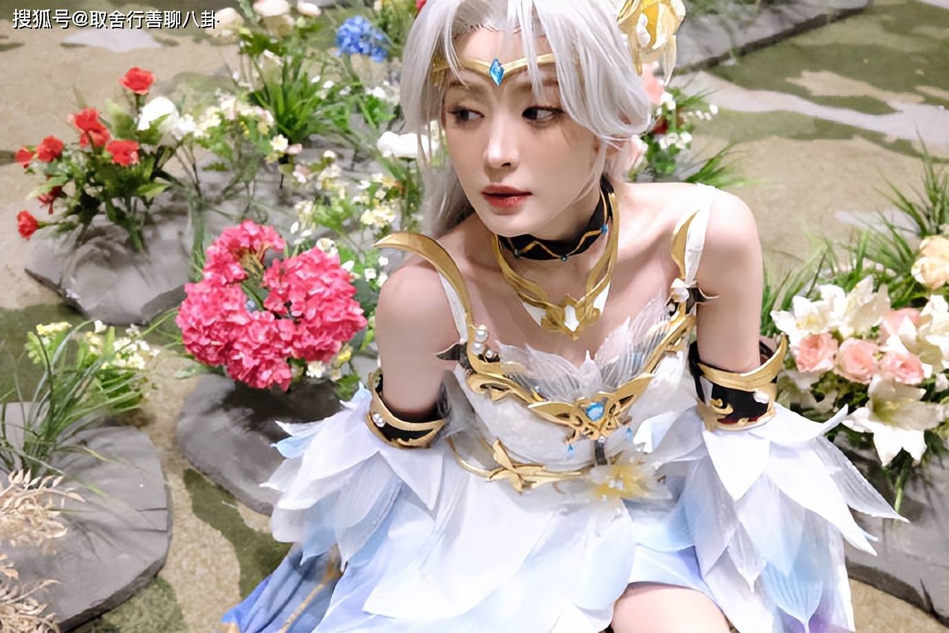 古力娜扎cos《王者荣耀》的貂蝉,舞动如梦似幻,真人比建模漂亮_照片