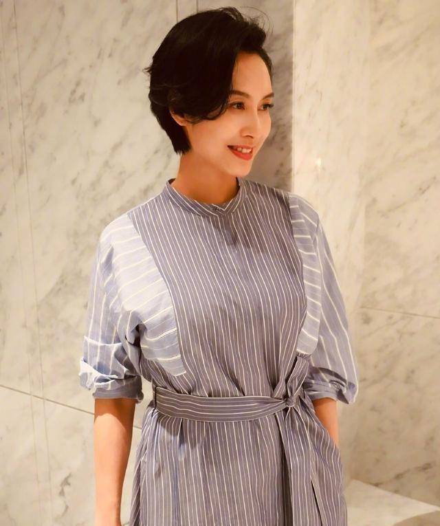 49岁紫霞仙子朱茵晒生日图,新电影杀青倒计时,女神也是打工人_网友