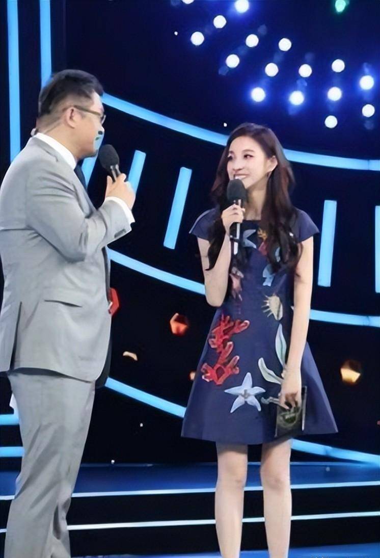 但马凡舒丝毫不在意,也没有出面解释,因为根本不需要解释,当年张斌闹