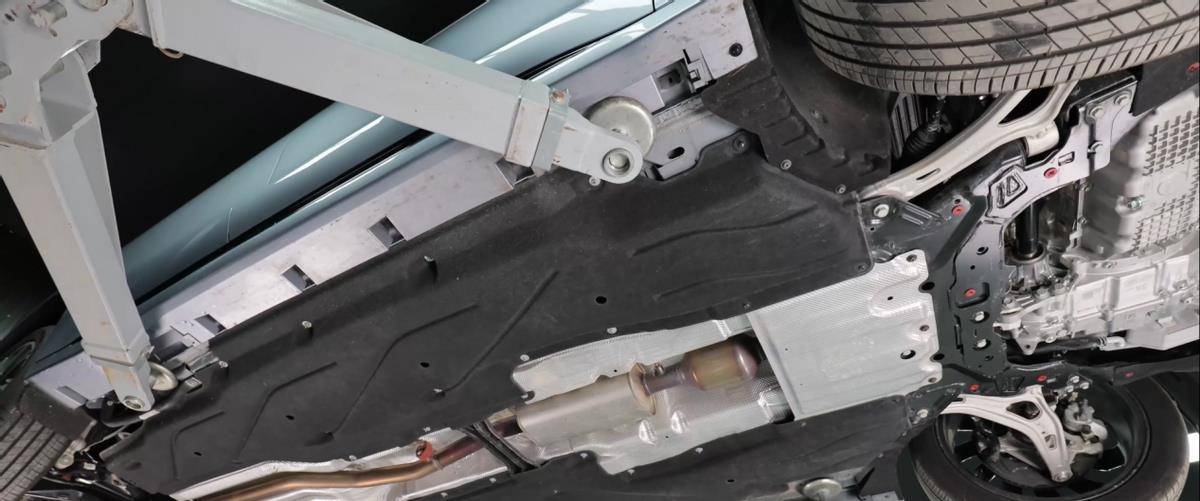 林肯z底盘解析:底盘设计与蒙迪欧无异,能否匹配品牌溢价?