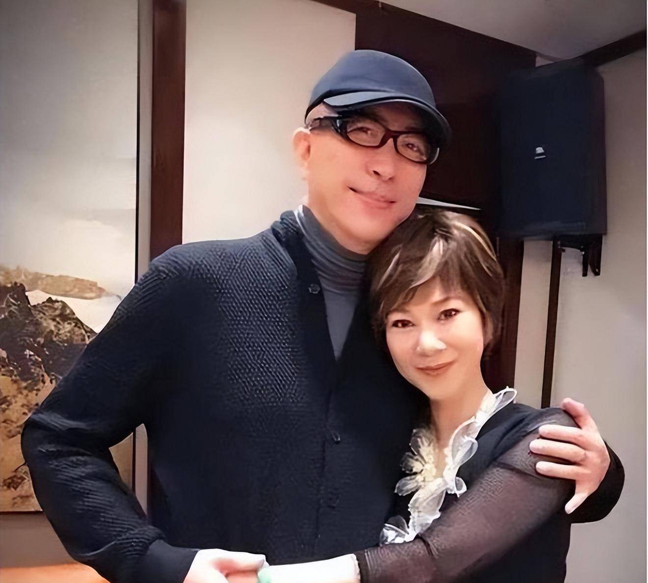 烟酒不离身却拿59块金牌,二婚被老公宠成公主_曹燕华_乒乓球_生活