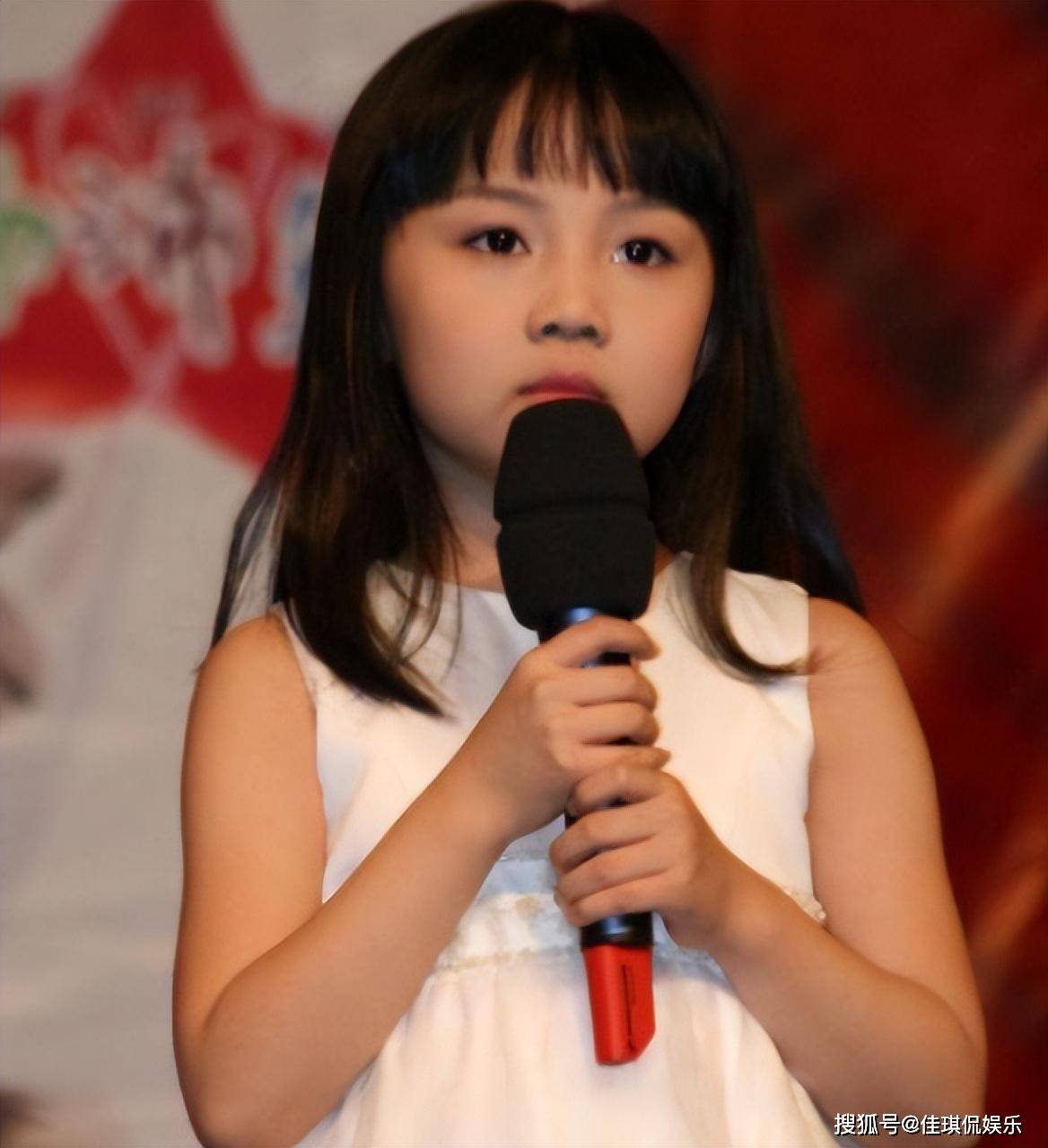 最后选定了两名小朋友一位是杨沛宜另外一位就是林妙可