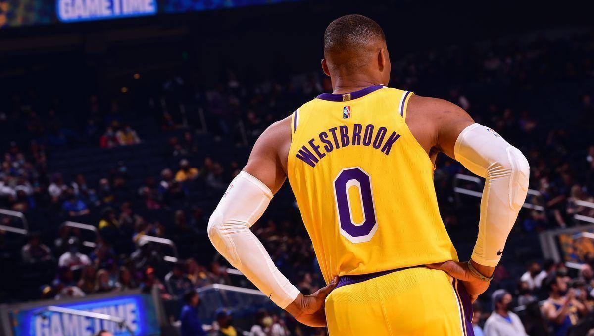 原创            NBA：如今威少与利拉德的区别，就是豪门与弱队的区别(利拉德和威少身高对比)