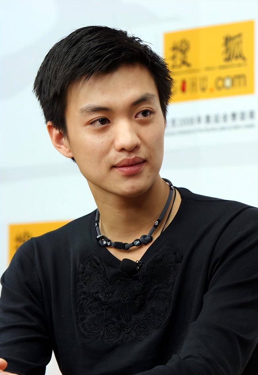 "加钱居士"周一围:五年感情败给金钱,婚姻靠"卑微"延续