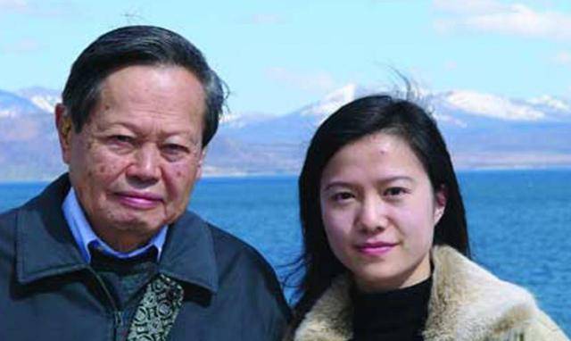 相差54岁的爱情，翁帆：为了杨先生身体，我16年来都是早睡（翁帆和原配）