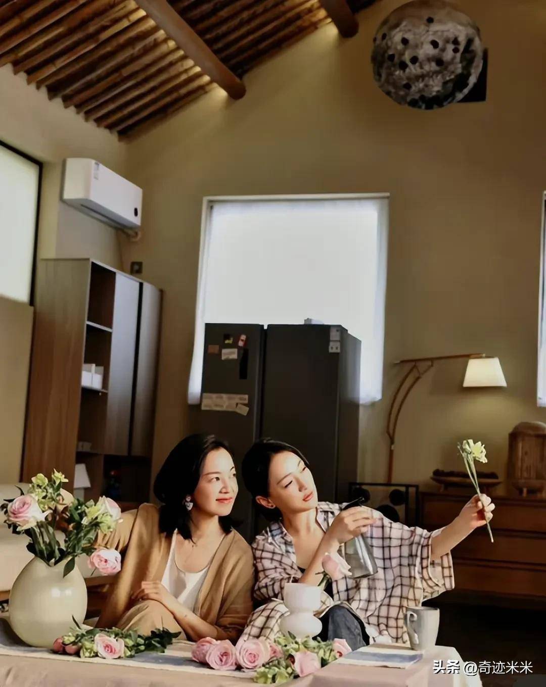 看到阿雅和周迅的合照,再也不担心变老了!_视频_事情_爱情