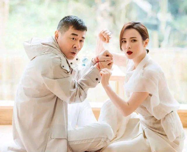 陈建斌听蒋勤勤聊初恋时的表情也太好笑了吧_购物_孩子_皇帝