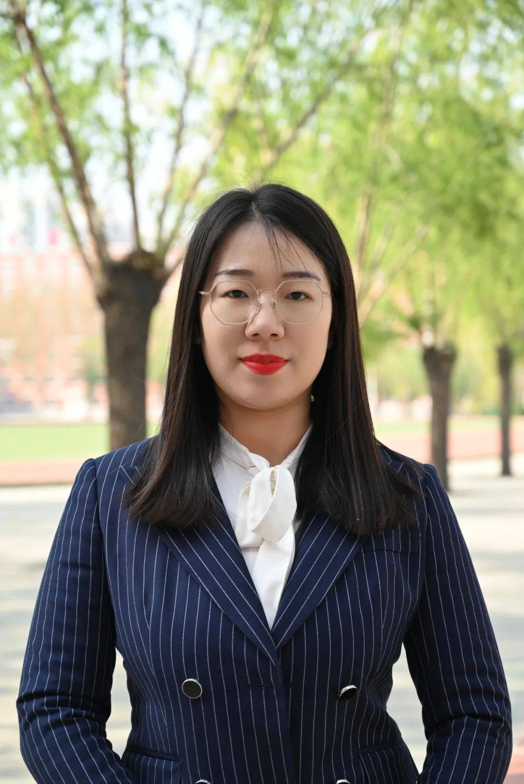 孙妮毕业于山东大学,教龄6年.