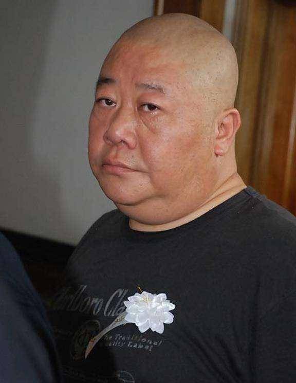 刘金山:为照顾病重父母丁克多年,53岁喜有喜苦尽甘来_沈红喜_父亲_没