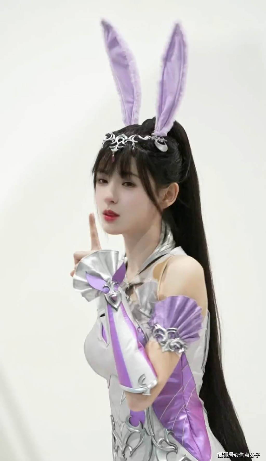 古装剧穿现代连衣裙,服化道很随便?_小舞_服装_兔子