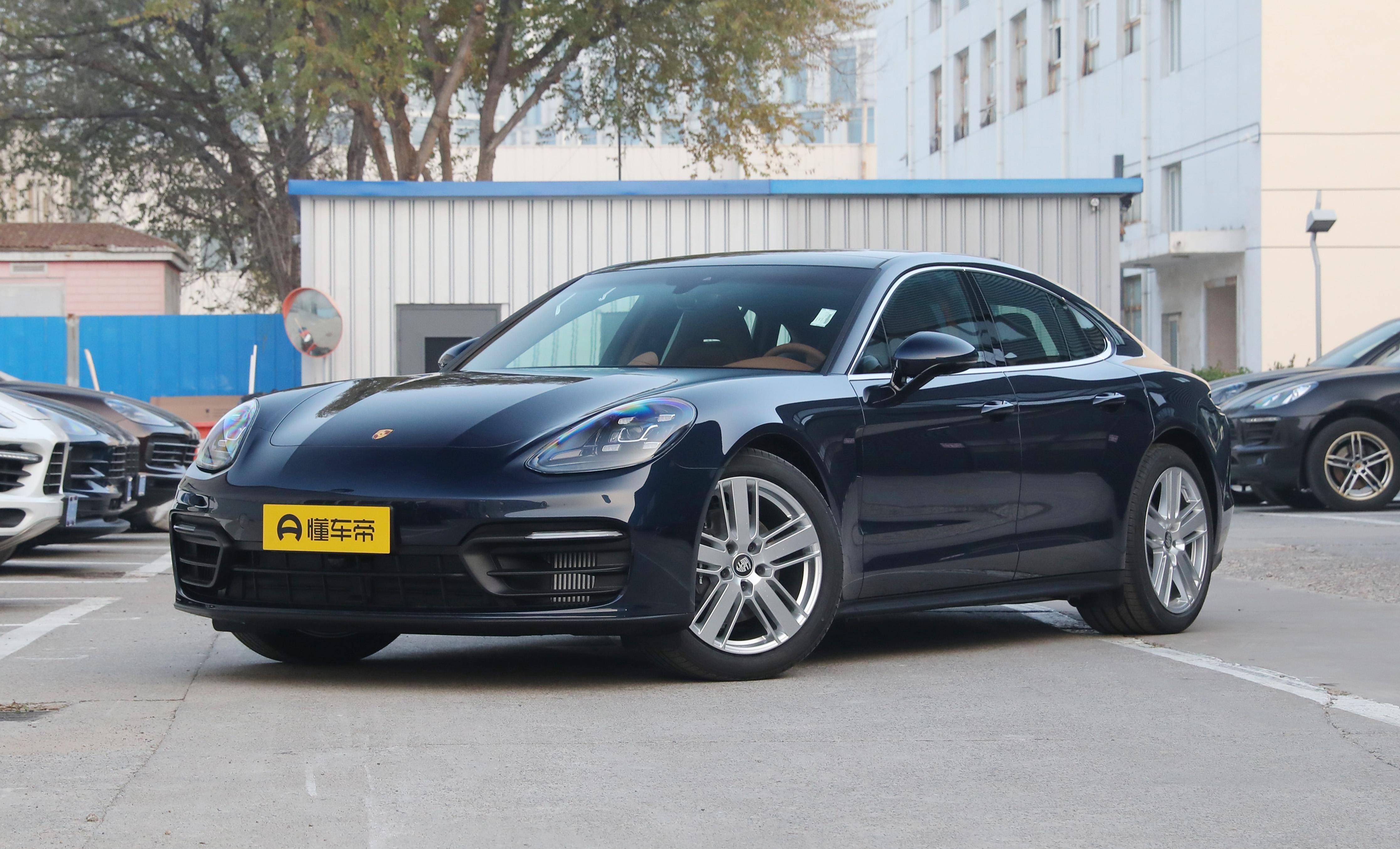 9t动力,轿跑车身,百万级的大型车,保时捷帕拉梅拉如何?