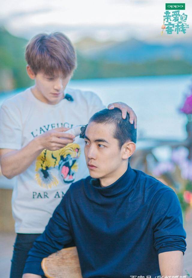 陈翔晒亲爱的客栈合照,把王珂和马思超p进去,漏掉两个人很现实_阚清子