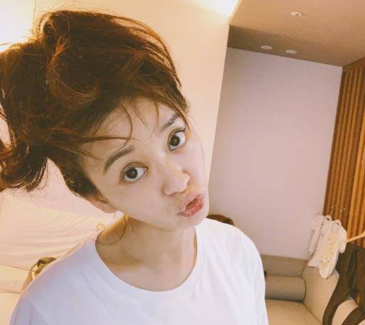 陈意涵晒出5张产后近照,图4的她身材变胖了_时候_老公_样子