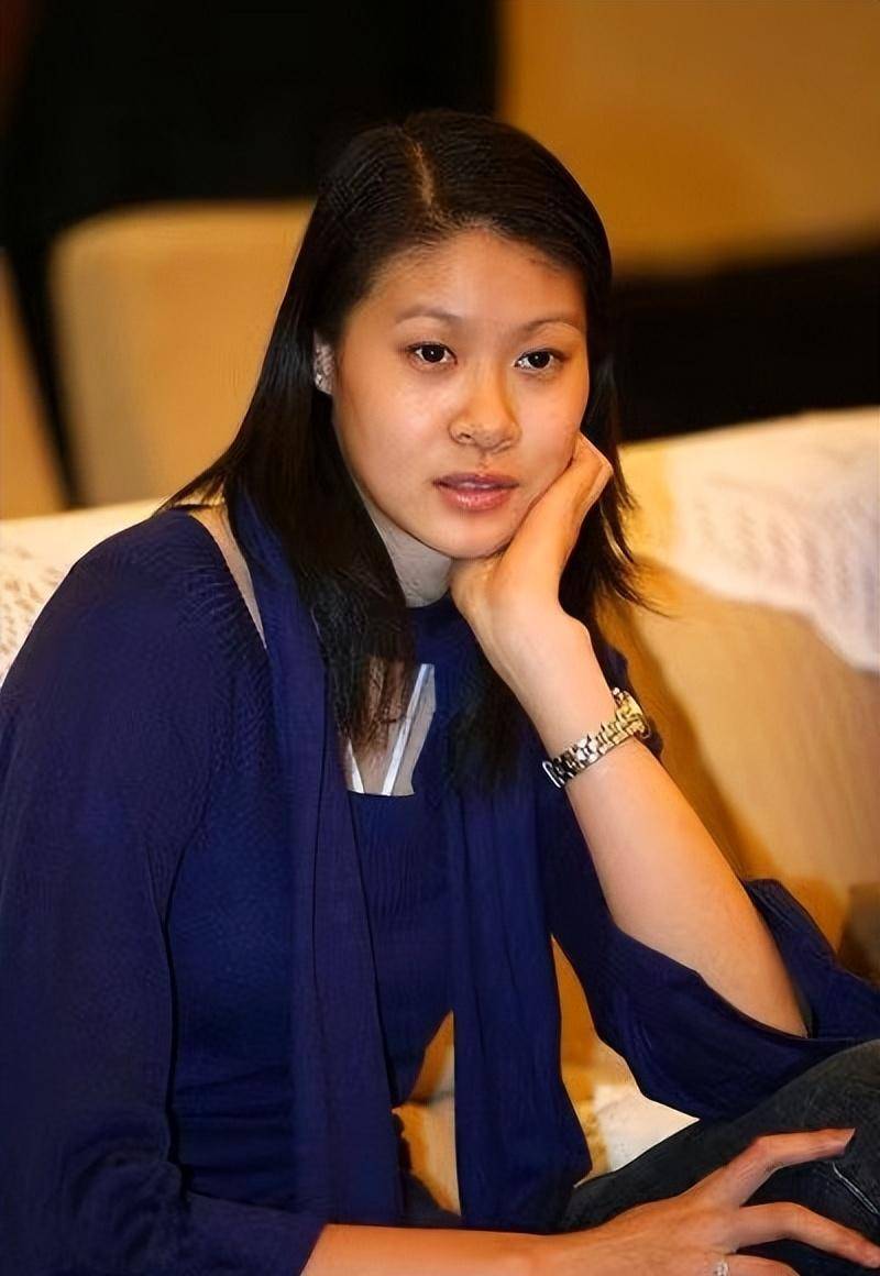 女排奥运冠军赵蕊蕊:运动生涯有遗憾,华丽转身婚恋却成父母心病_奥运