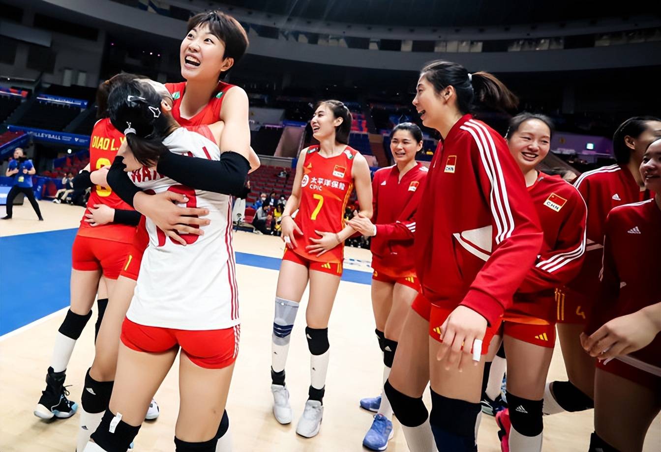 中国女排3-2胜巴西三细节:双副提速,李盈莹硬解,天降奇兵_王云_比赛