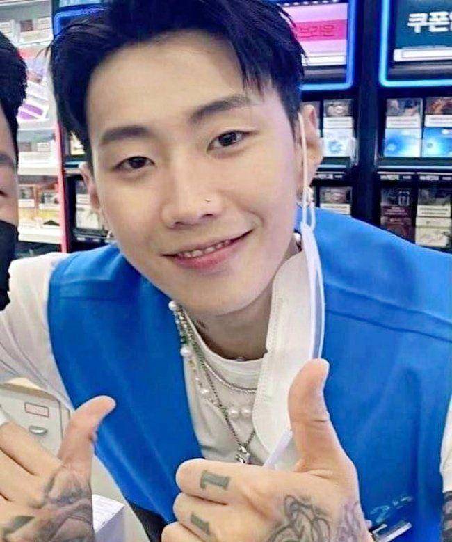朴宰范(jay park)你怎么会在这?原来这是他为自己的烧酒