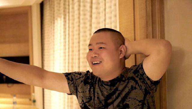 大土灶煮起了大饺子,小岳岳告诉你明星回老家的正确打开方式!