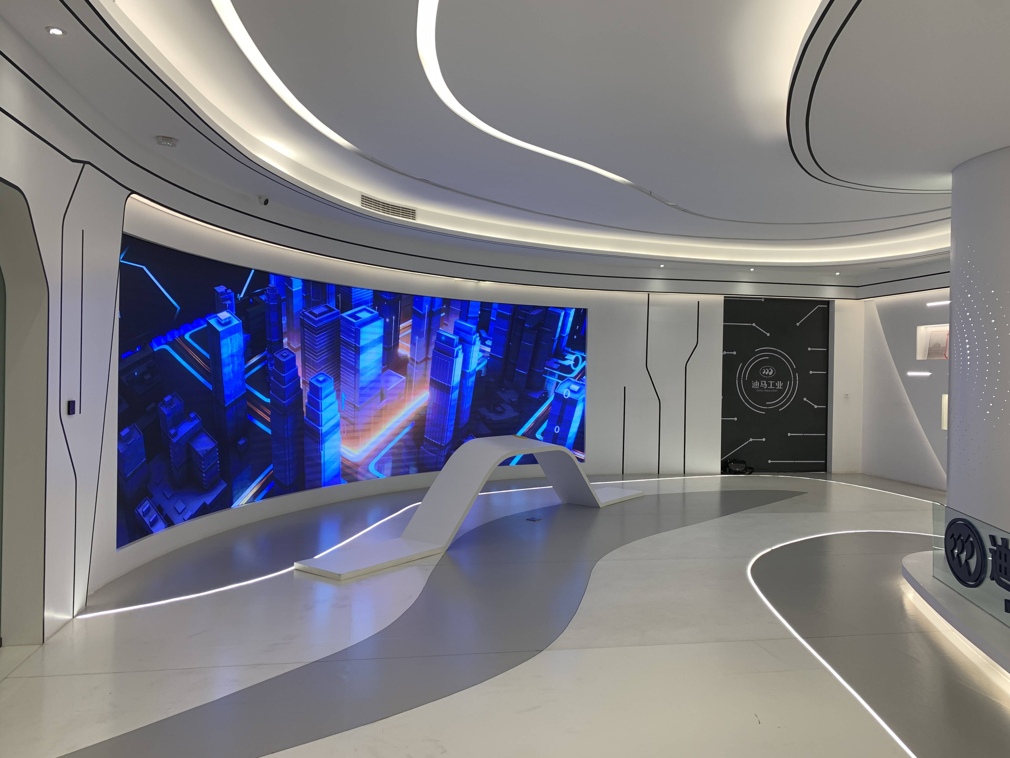 从专业角度出发,你需要知道这5个技巧设计物联网企业展厅_技术_参观者