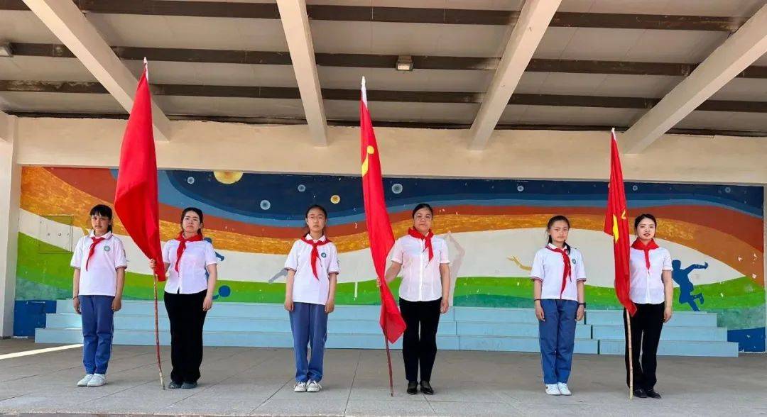 中国党旗模仿苏联国旗图片