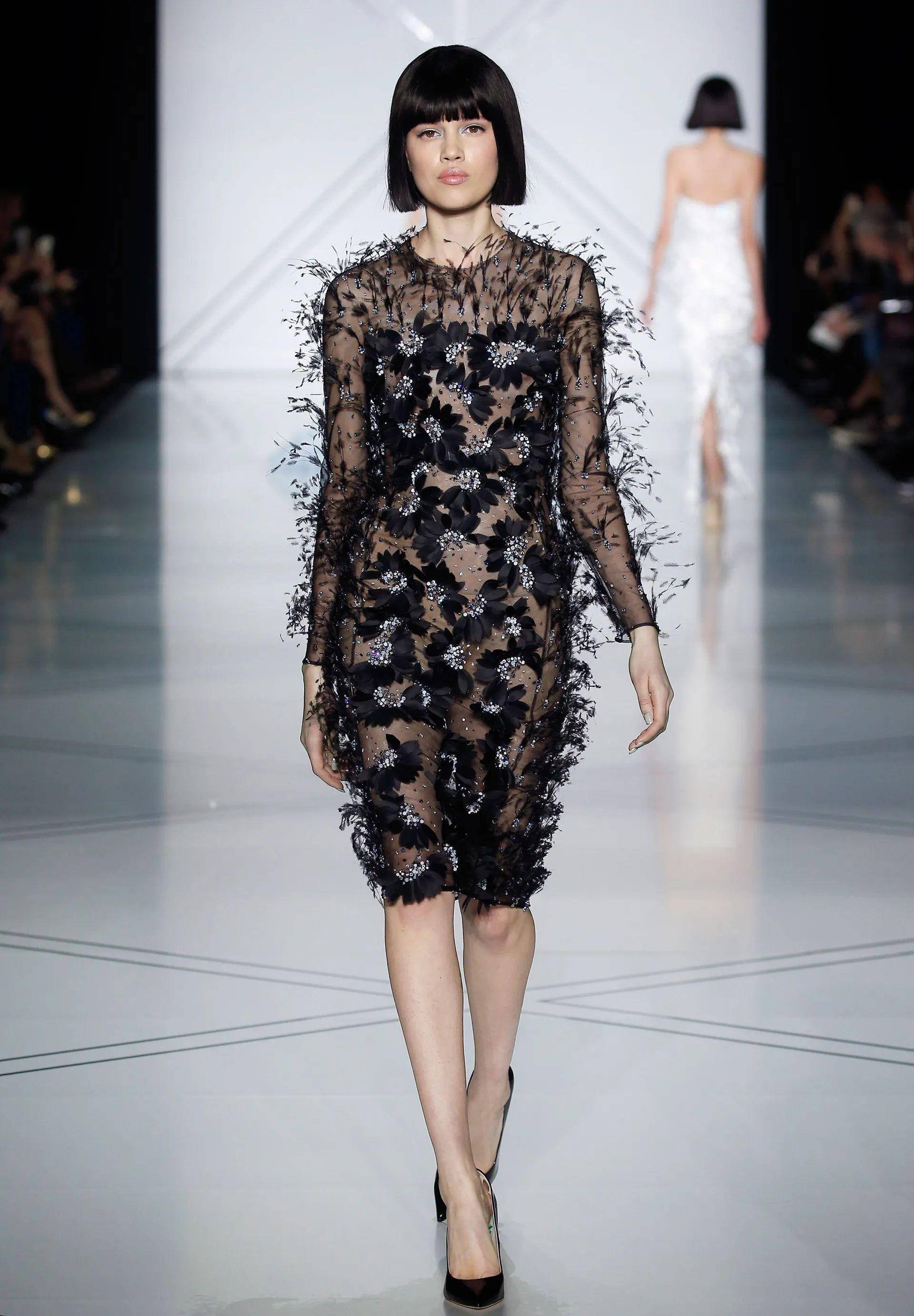 时尚也能理解一般审美:ralph&russo春季高级时装时装_伦敦_外国_夫妇