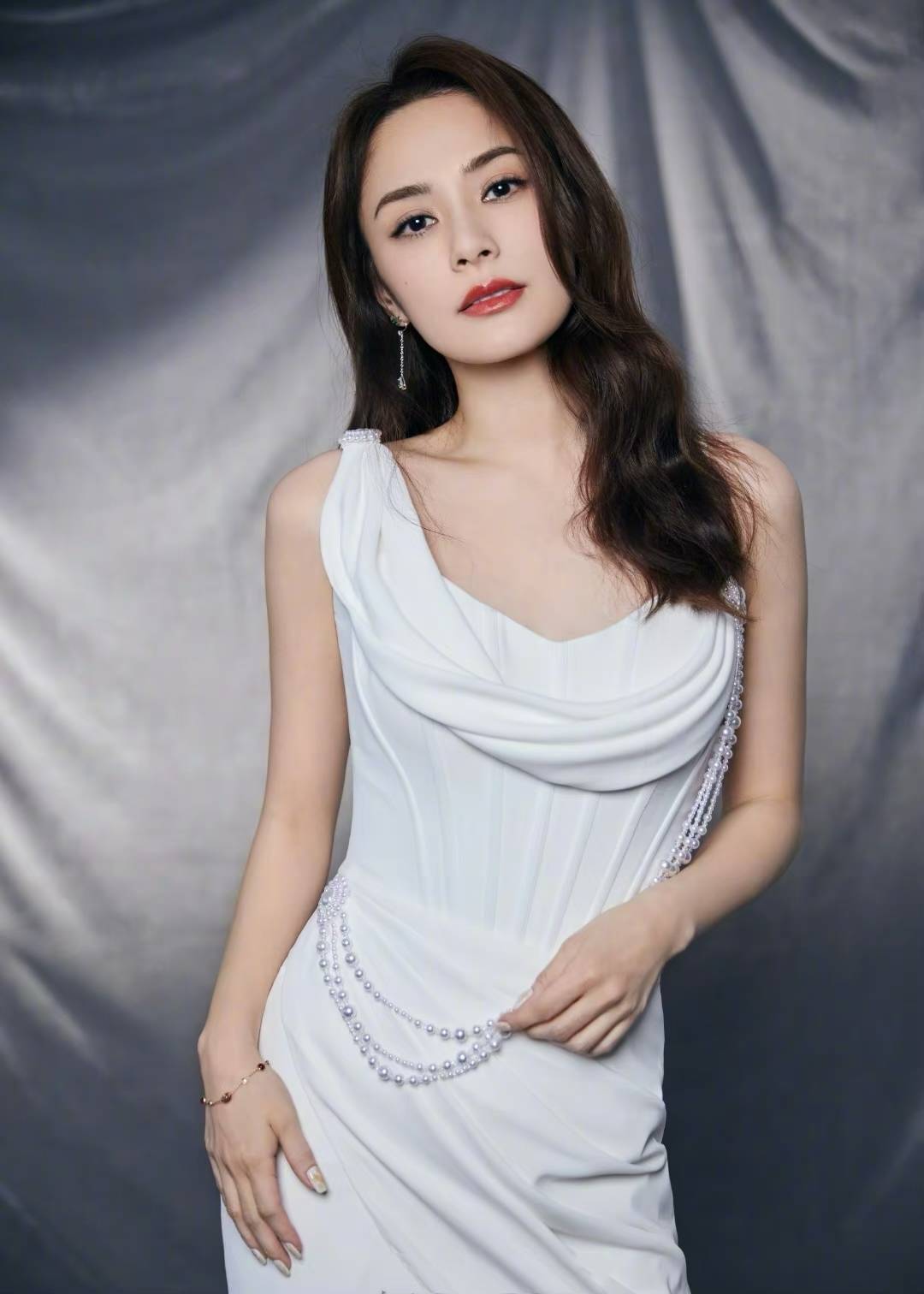 中国女演员爱丽丝图片