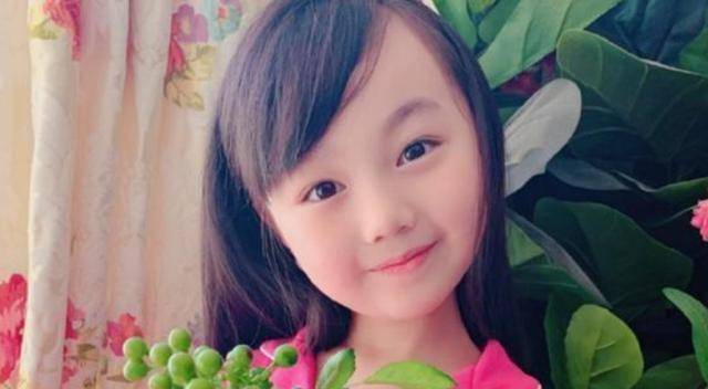 邓伦"女儿"长大了,小时候长得眉清目秀,如今美得不敢认!