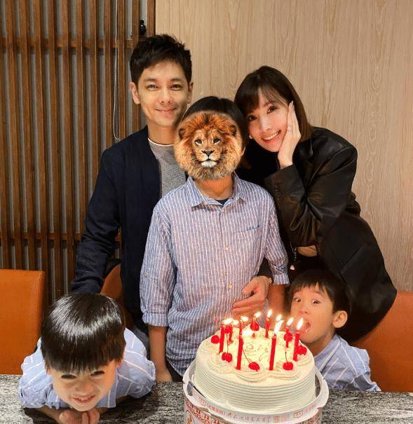 6岁双胞胎儿子变化大,kimi个头直逼170cm_时候_kyson_陈若仪