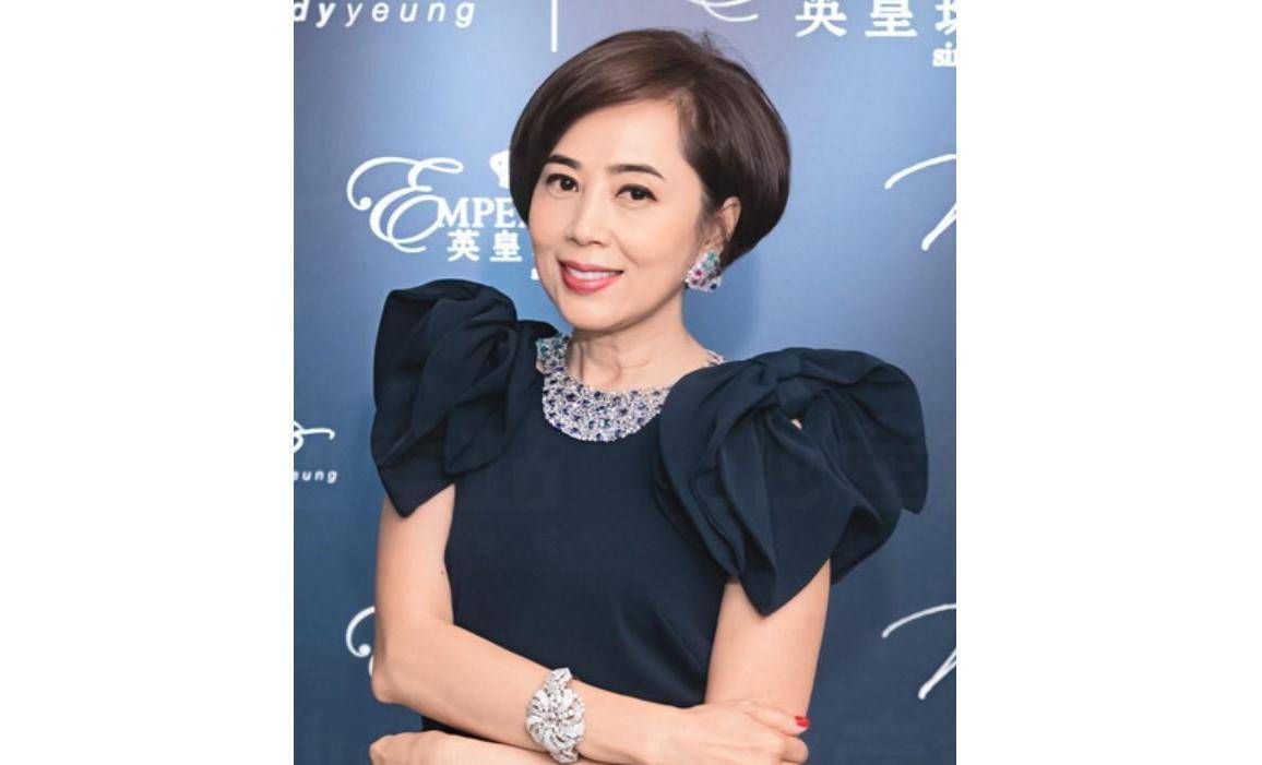 杨受成女儿杨玳诗:我是潮汕人,从小就知道继承人只能是儿子_任曼玲