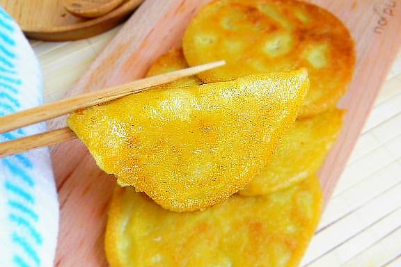 的年糕饼这两款粘饼我都爱吃,在家里做起来也很方便,现在分享一下做法
