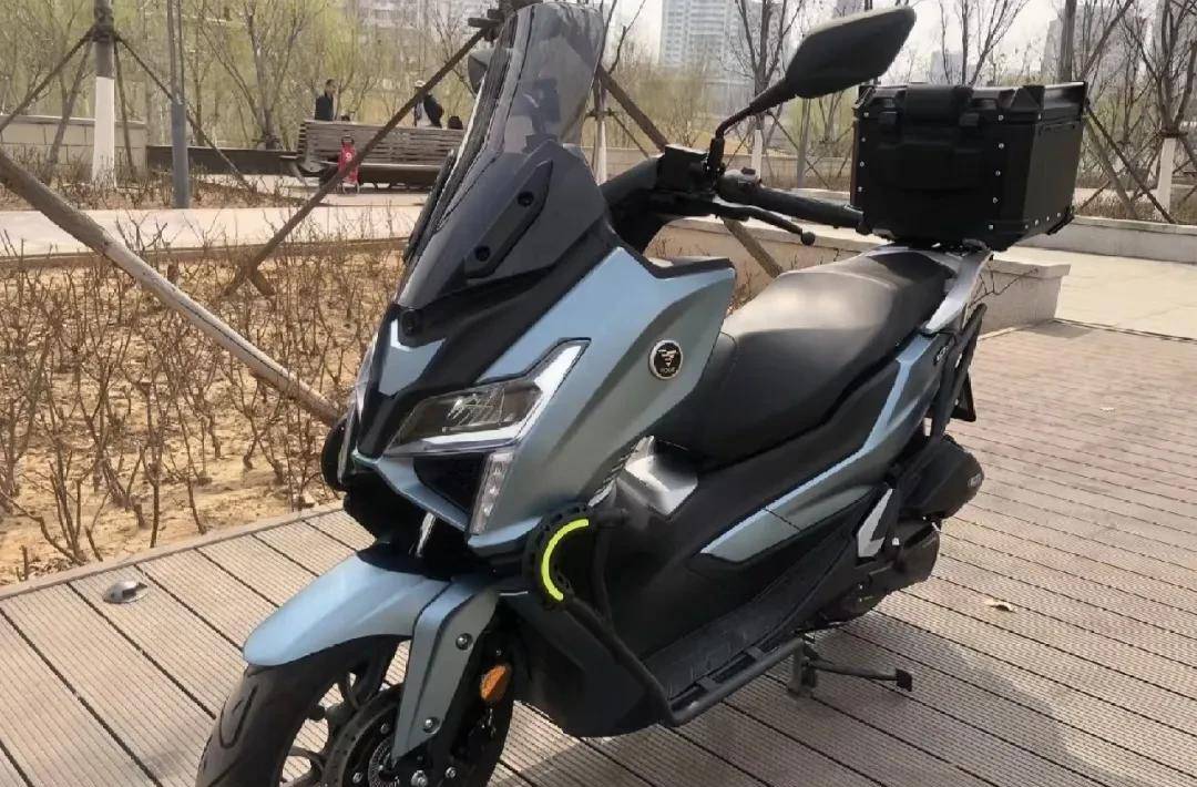 无极sr150gt踏板摩托,性能表现不错,你期待这款车吗?_搜狐汽车_搜狐网