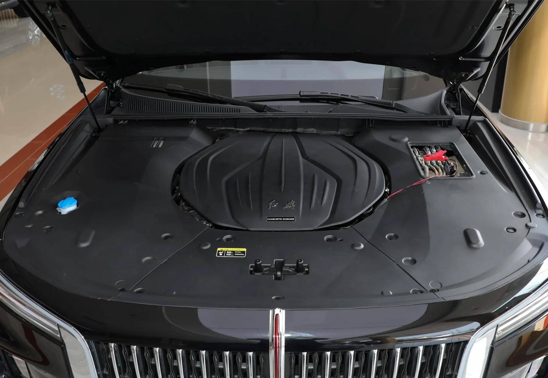 马力分别为252匹和283匹,两款发动机均匹配七速湿式双离合变速箱