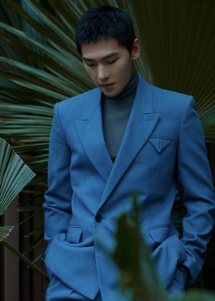 都说蓝色西装不易驾驭,魏大勋杨洋胡一天却偏爱,看完你爱了吗_魅力