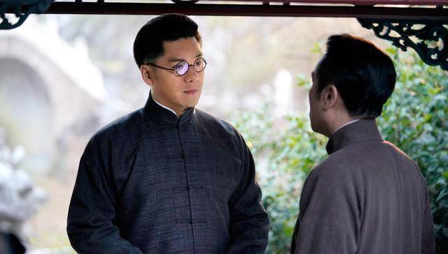 《觉醒年代》中,张露饰演的钱玄同先生是颇具情趣与"活力"的.