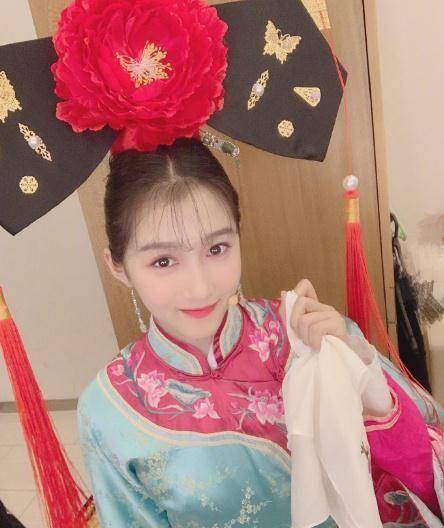 关晓彤cos水冰月,肤白貌美无违和感,化身二次元小仙女!