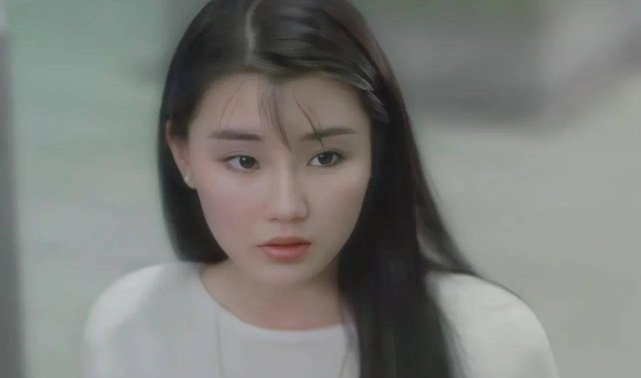 张曼玉年轻照合集:如此独特之美,配得上26次影后殊荣,值得珍藏_模样