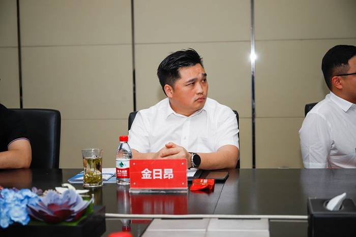 时讯丨临沂平邑县委副书记任大鹏,县木业专班领导一行莅临大王椰参访