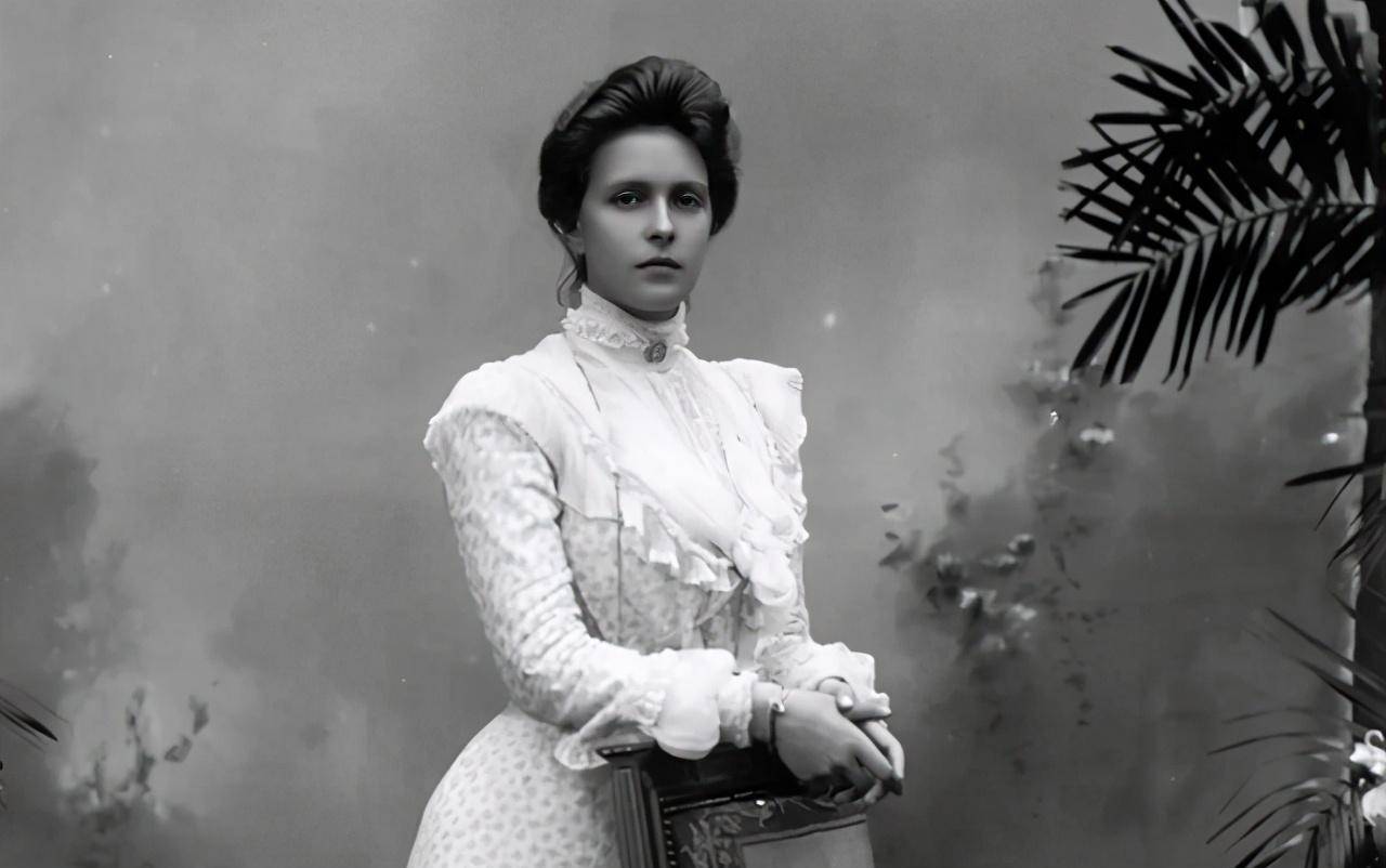 爱丽丝:先天耳聋学四语,被渣男送进精神病院,归来仍是优雅公主_贵族